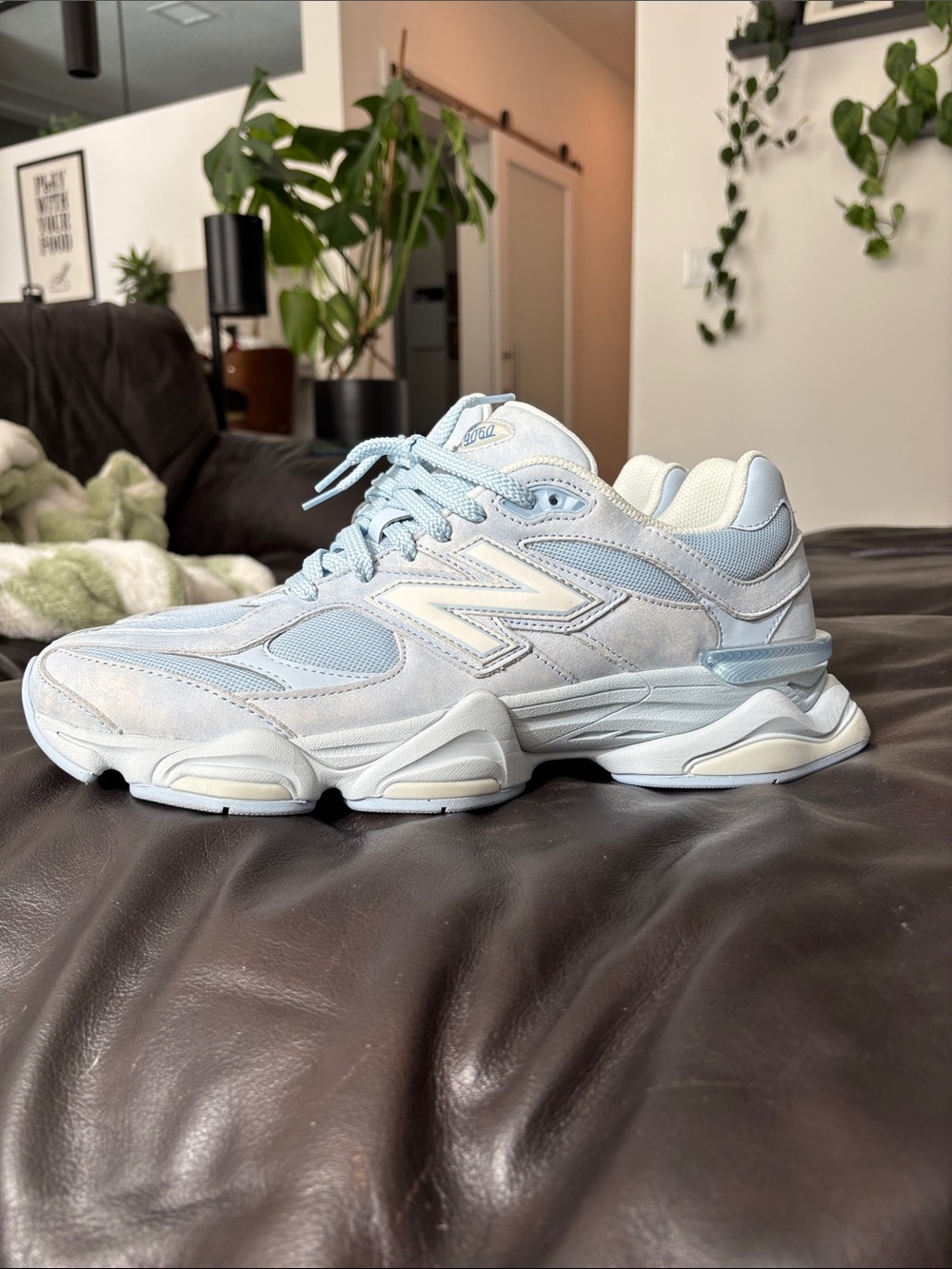 New Balance 9060 Men’s Size 13 - Worn Once - Picture 2 of 4